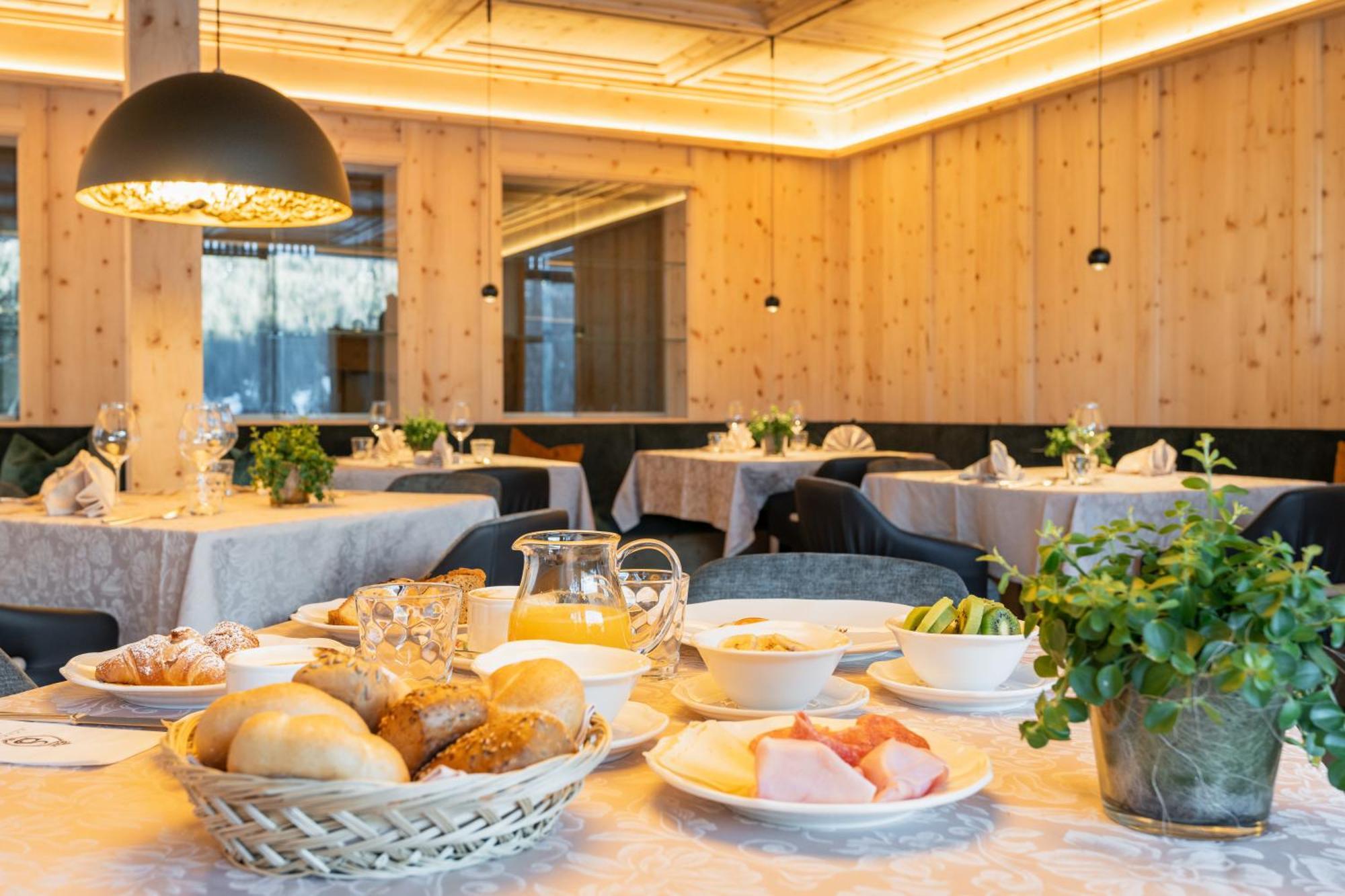 Sporthotel Panorama Corvara In Badia Dış mekan fotoğraf